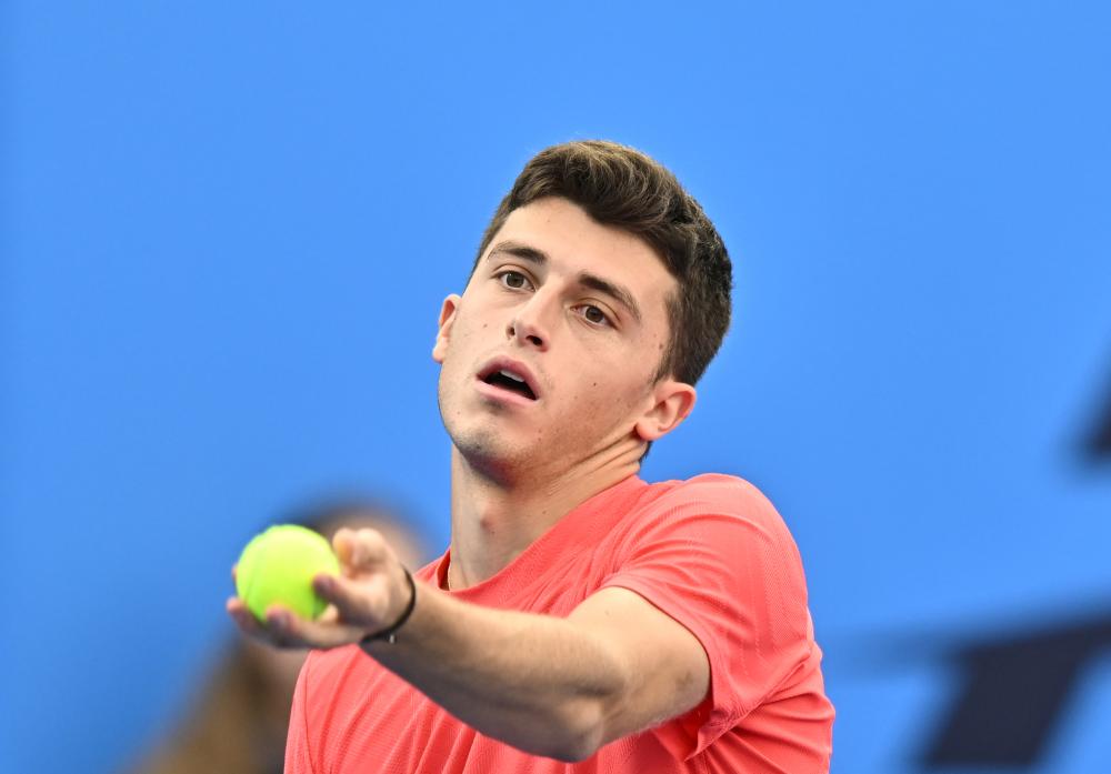 法兰克福1-1沃尔夫斯堡，岑特破门，巴舒亚伊点射绝平